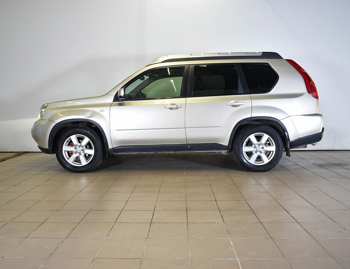 Nissan X-Trail 2.5 LE