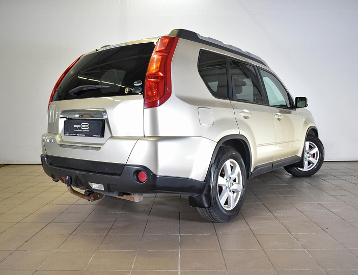 Nissan X-Trail 2.5 LE